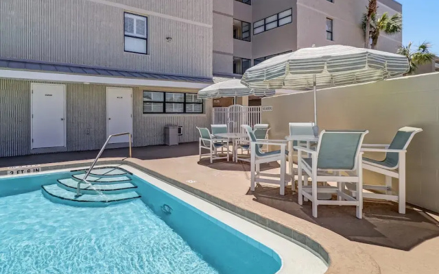 Vibrant Ocean View Getaway - Fernandina Beach