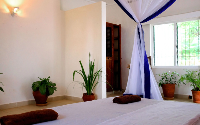 Salty's Kitesurf Village