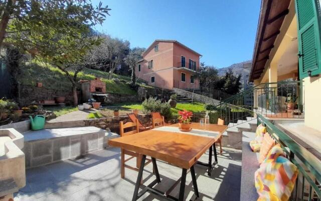 Quiet Villa, wonderful garden 10-minute walk from the sea!