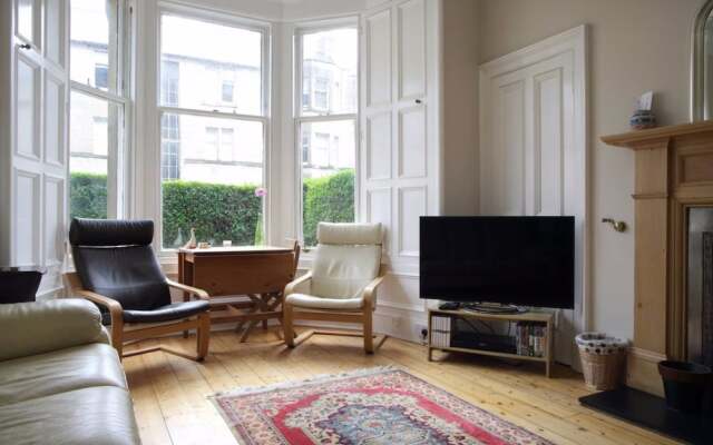 2 Bedroom Stockbridge Apartment