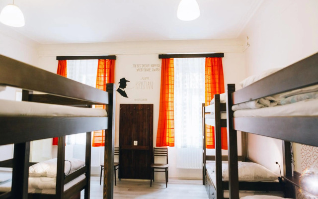 Hostel Dakura