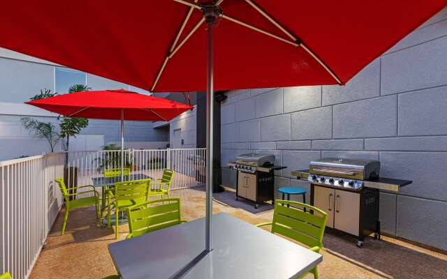 Tru by Hilton Laredo Airport