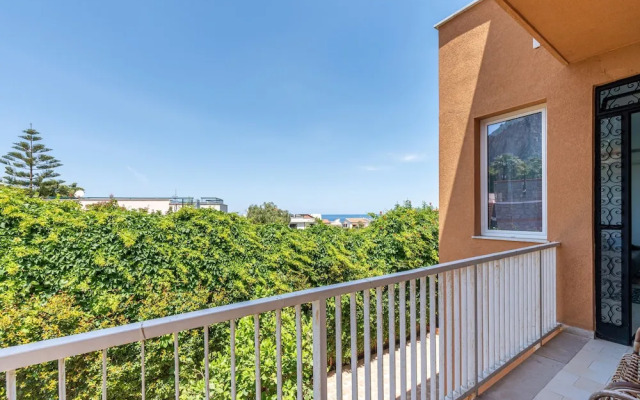 Addaura Seaview Apartment by Wonderful Italy