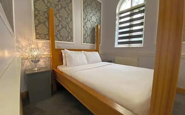 SK Baylis house hotel