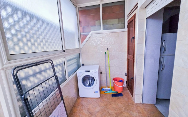 Luxor Home - Spacious & proximity to CFC