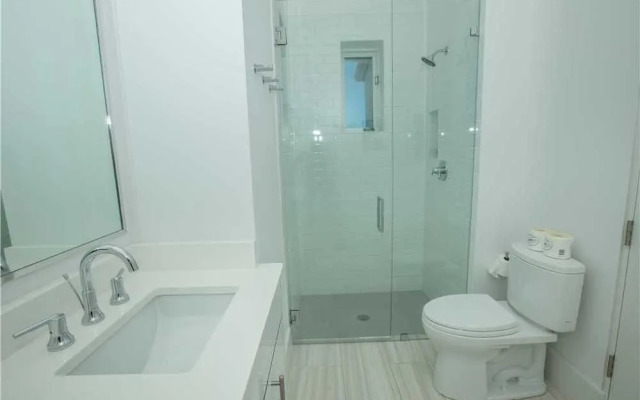 Seabreeze 5 Bedroom Home by RedAwning