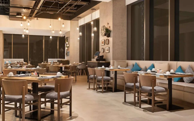 Mercure Dubai Gold District