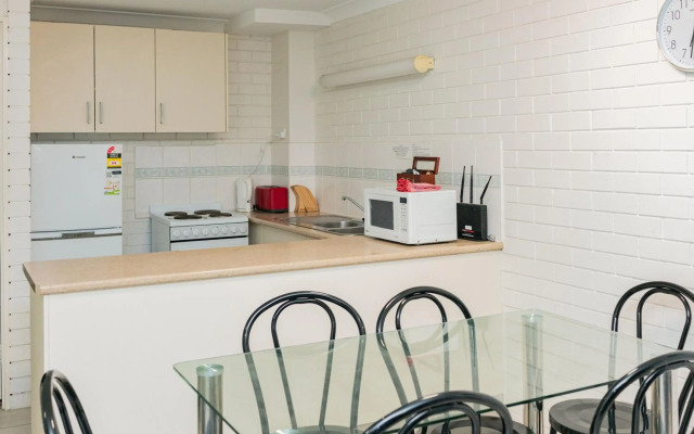 Trickett Gardens Holiday Inn