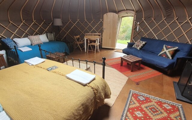 Stunning Premium Yurt in Kelburn Estate Near Largs