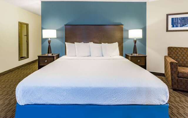 AmericInn by Wyndham Hotel and Suites Long Lake