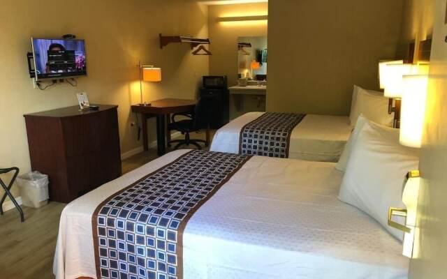 Inn Between The Hedges