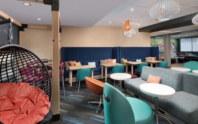 Tru by Hilton McDonough