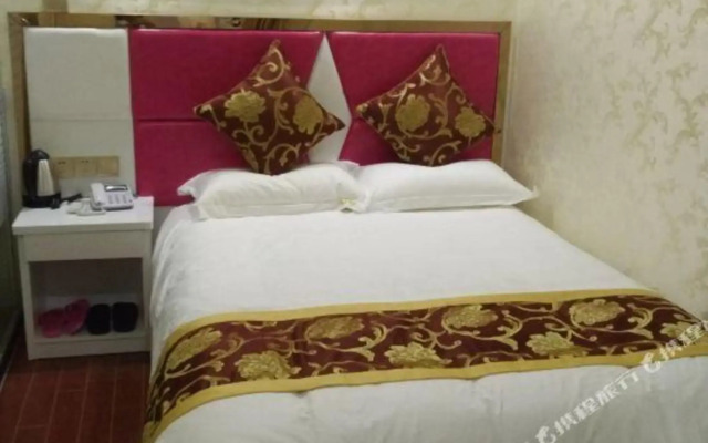 Ruiji Hotel (East Railway Station East Square)