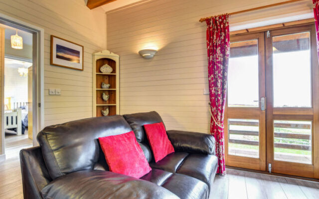 Holiday Home Uwch y Castell