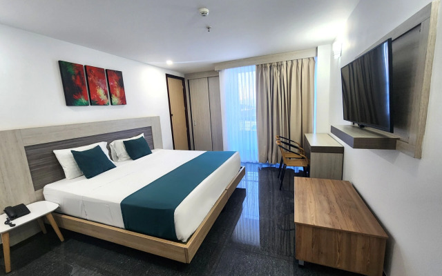 BE Suites Hotel Cali