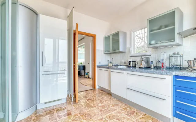 Villa Luce del Sol with Pool - L