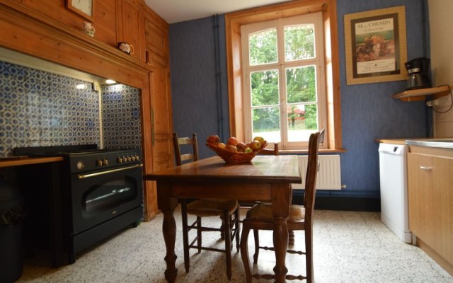 Well Maintained Farmhouse With Large Garden Just 15 Minutes From The Sea