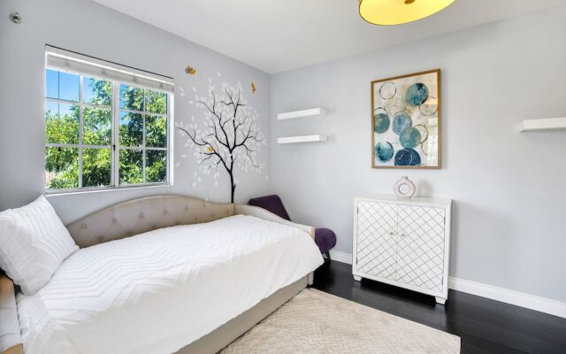 Cahuenga Park by Avantstay Hollywood Hills Home