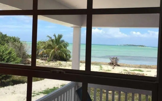 Mangrove Cay Sea View Villas