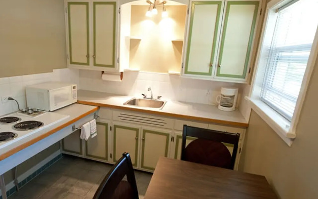 Alpine Inn & Suites