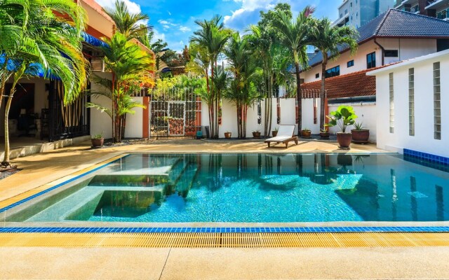 Jungceylon Villa in Patong by Lofty
