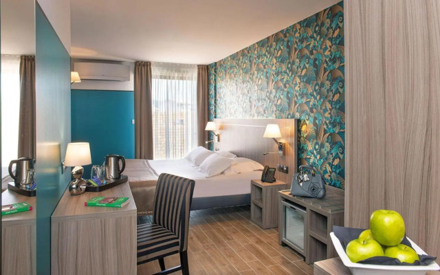 Unique Hotel & Residence