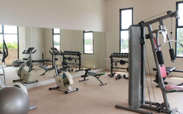 RedDoorz Apartment @ Serpong Green View