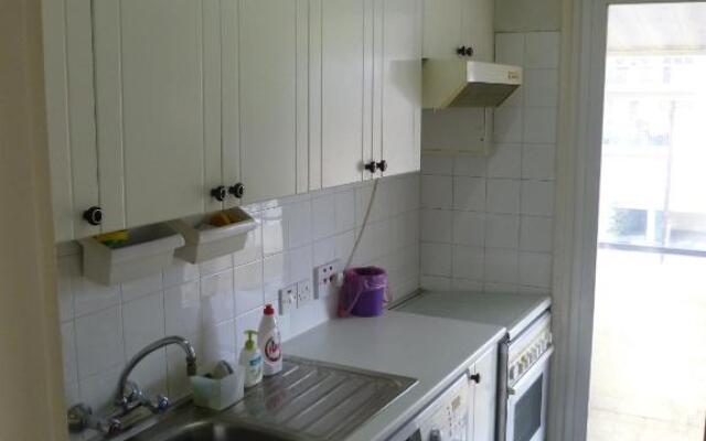 Double room with ensuite bathroom at Datacom building