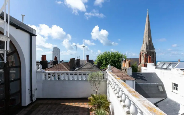 Clifton Place with Outside Terrace - Guest Homes