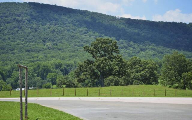 Mountain Cove Farms Resort