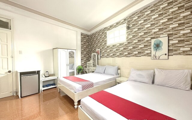 OYO 1196 Le Vu Hotel