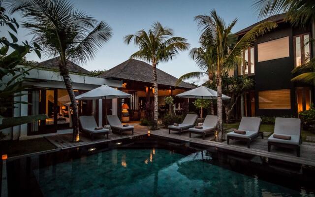 Luxury 6 Bedroom Villa With Private Pool, Bali Villa 2040