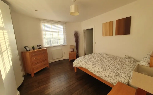 Elegant Executive Apartment in Reading