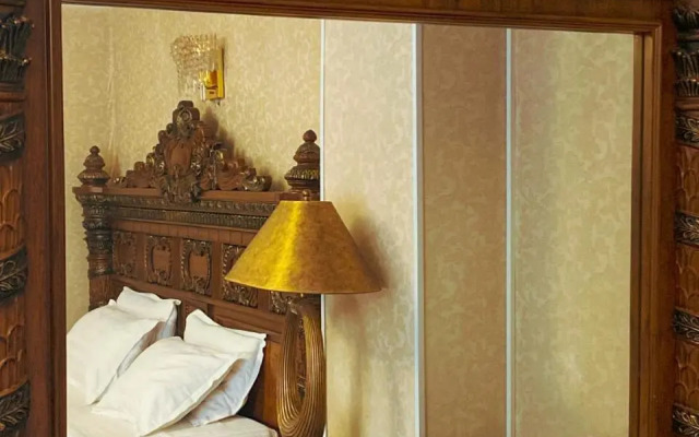 Nomad Hotel