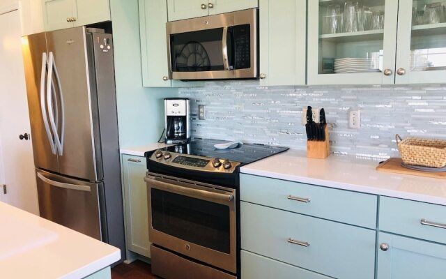 Holden Hideaway 2 Bedroom Condo by RedAwning