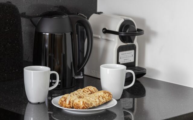 One Bedroom Apartment Okrzei by Renters