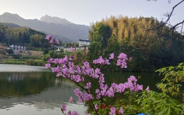 Xiagu Renjia Hostel