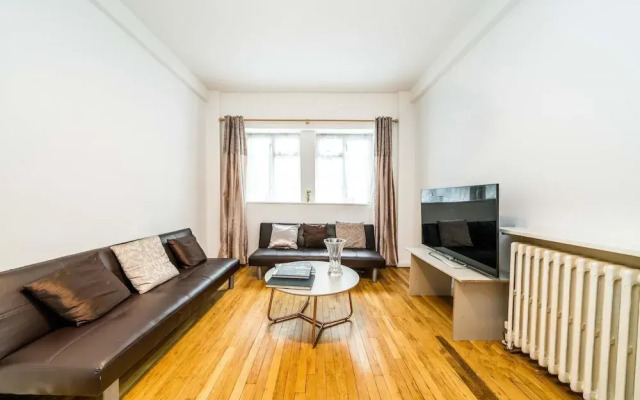 NEW 3BD West Kensington Flat Close to City