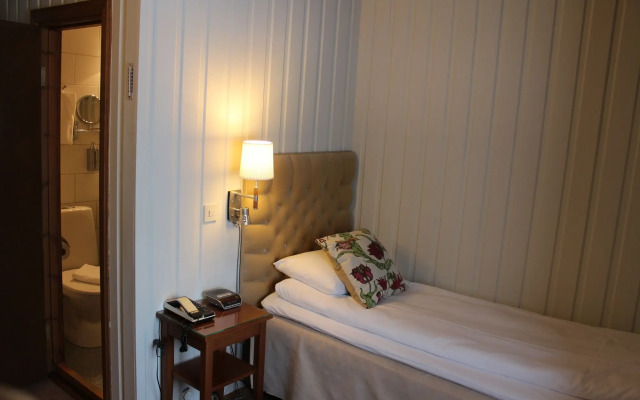 Green Hotel