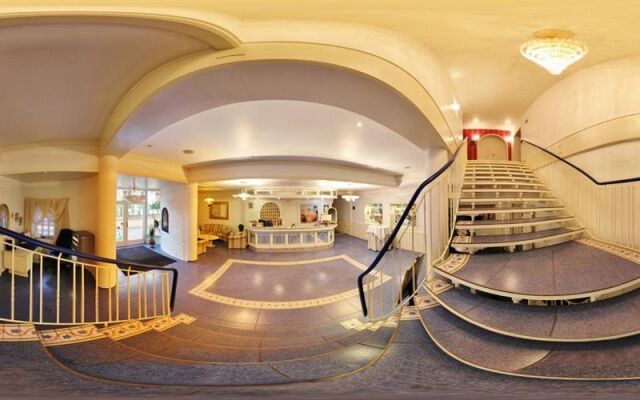 Bach Hotel