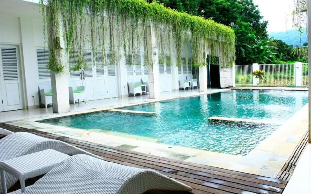 Villa Putih Lovina