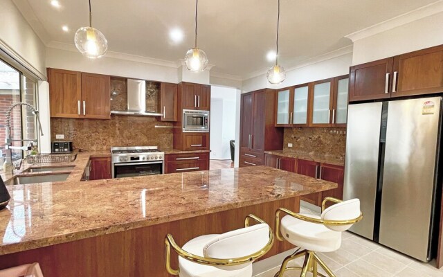 Hallam 5BRM Rental Entire House