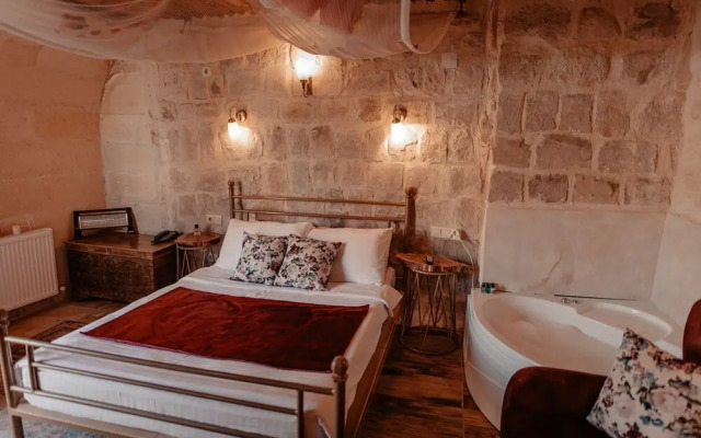 Young Cave Hotel
