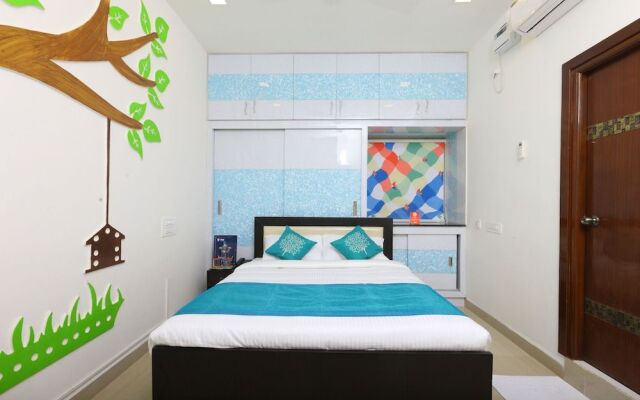 OYO 10701 Moukthi Apartment