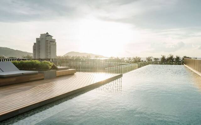 The Deck Condominium by Alexanders