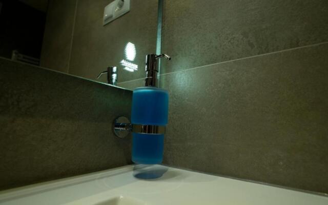 Leo Group Luxury Apartment 18-28 Alliance Palace