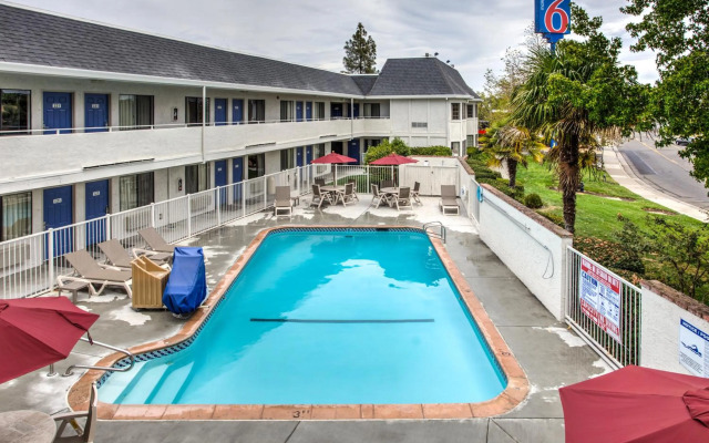 Motel 6 Fairfield, CA - North