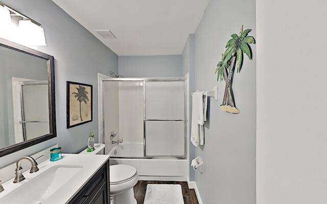 1982gulx 2 Bedroom Condo