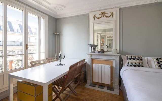 Cosy Flat Sleeps 4 W/terrace in the 10th District