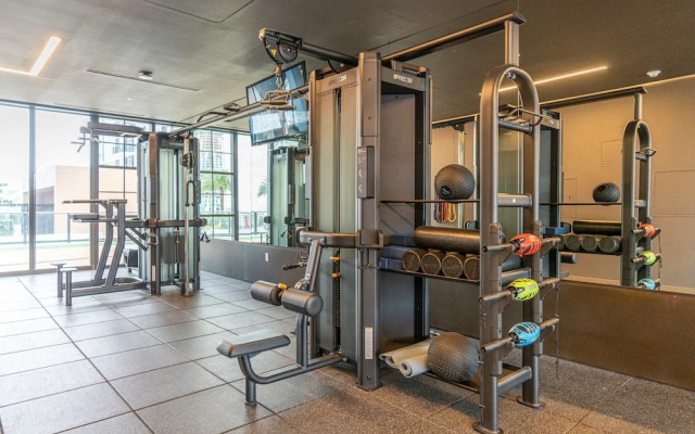 Rumrunner Downtown Pool Gym Full Service Tower